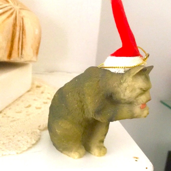 Adorable Stone Resin Cat Christmas Ornament - Picture 12 of 15